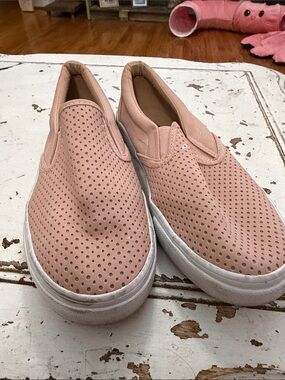Soda Women's Slip-On Perforated Sneakers - Pink